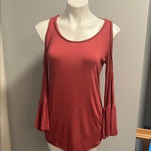 Cable & Gauge Coral Bell Sleeve Blouse